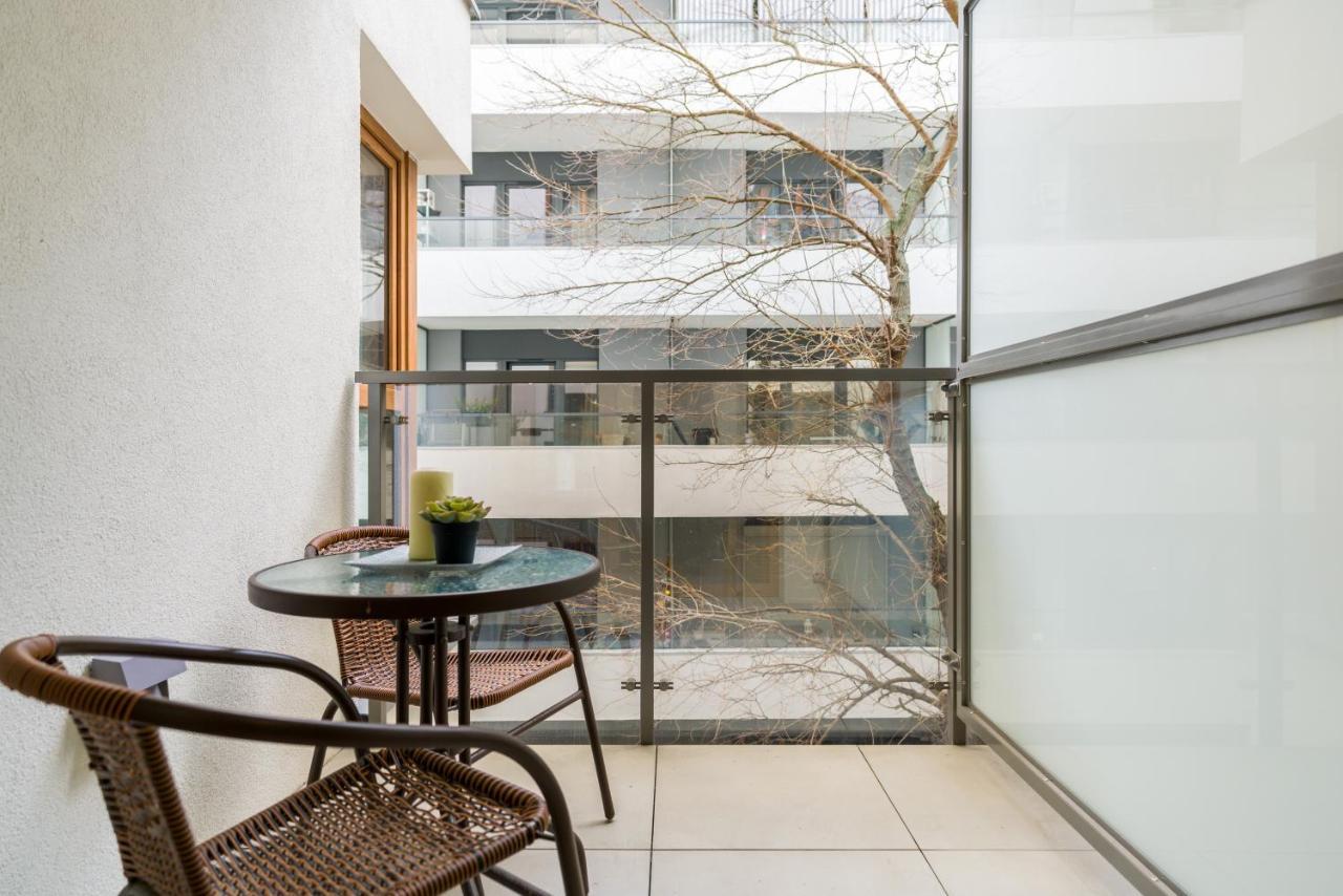 Villa Venecja Apartment Chwaliszewo With Free Garage City Center By Noclegi Renters Poznan Exterior photo